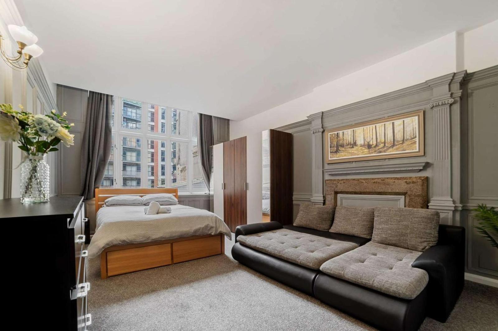 Spacious City Centre Apartment W/ Free Valet Parking 莱切斯特 外观 照片
